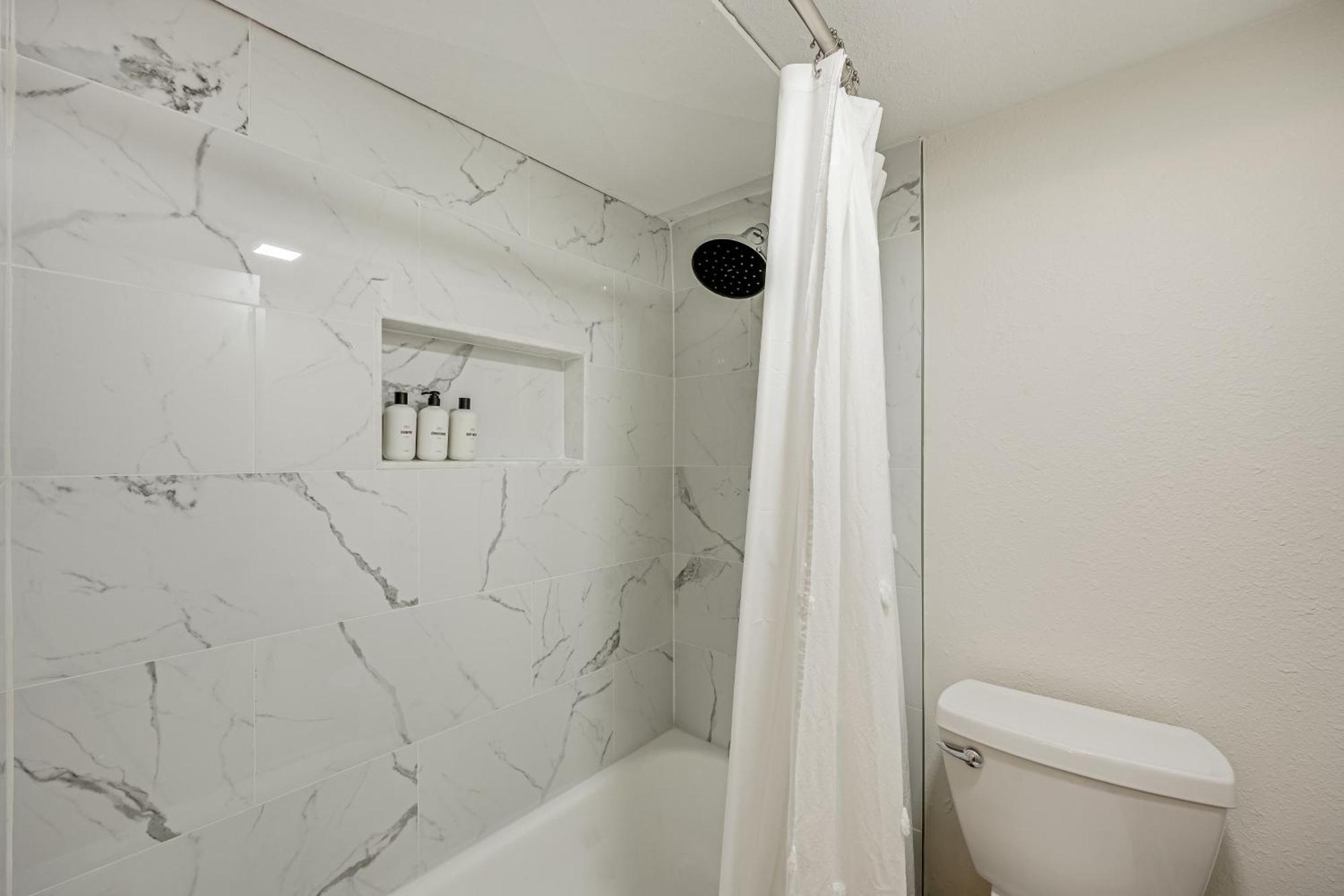 Pool Access, Near Medical Center Gem! Apartment *