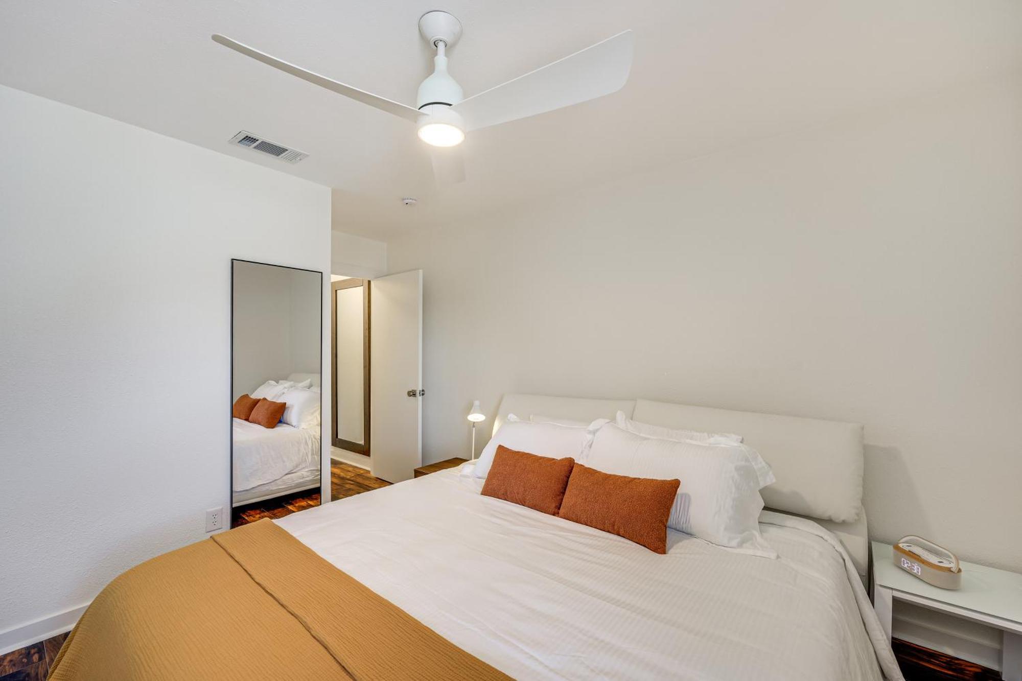 Pool Access, Near Medical Center Gem! Apartment San Antonio